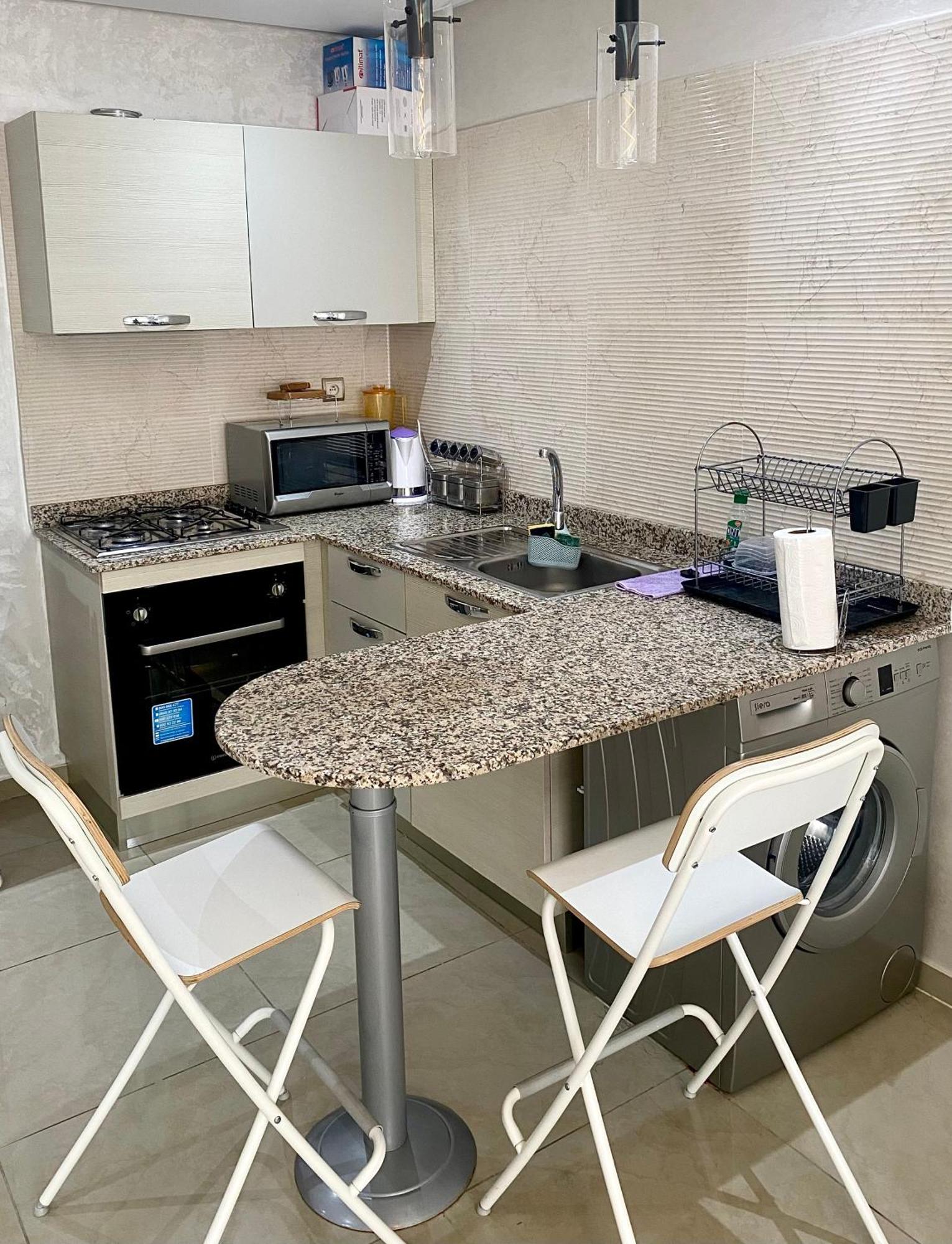 Urbain Elegant Et Chic Appartamento